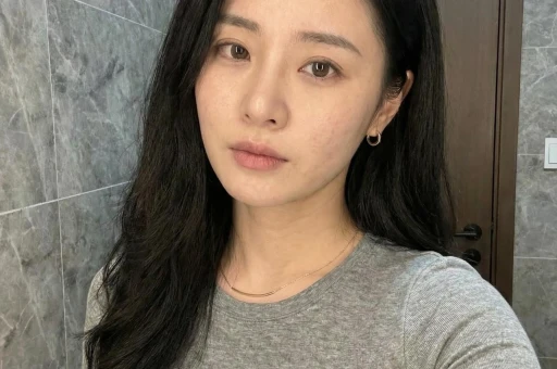 吃瓜群众吵翻！网红爆料是真是假？鹿晗直接报警让她求锤得锤